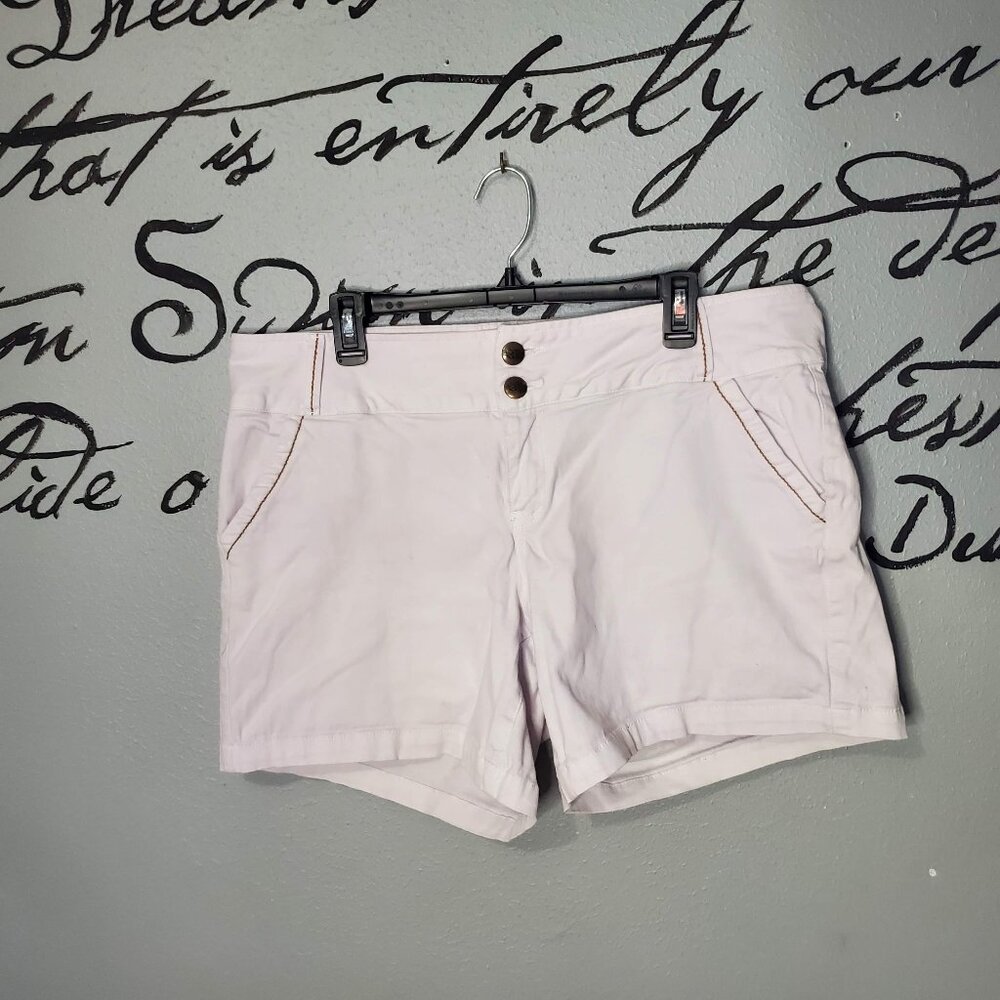 One 5 One Woman White Denim Shorts, 14W